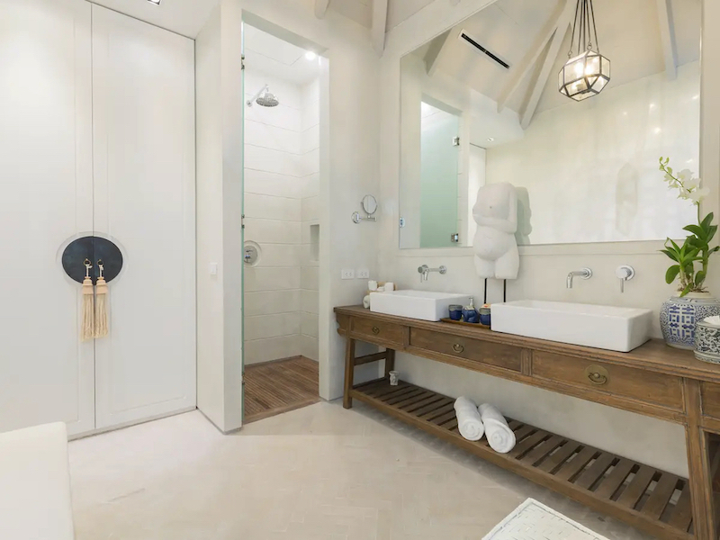 Chaweng Beach Villa Bathroom