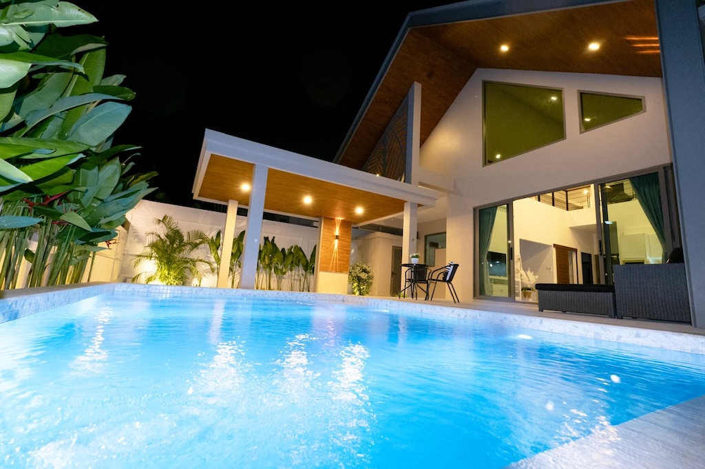 Chaweng Longterm Villa Rental Pool At Night