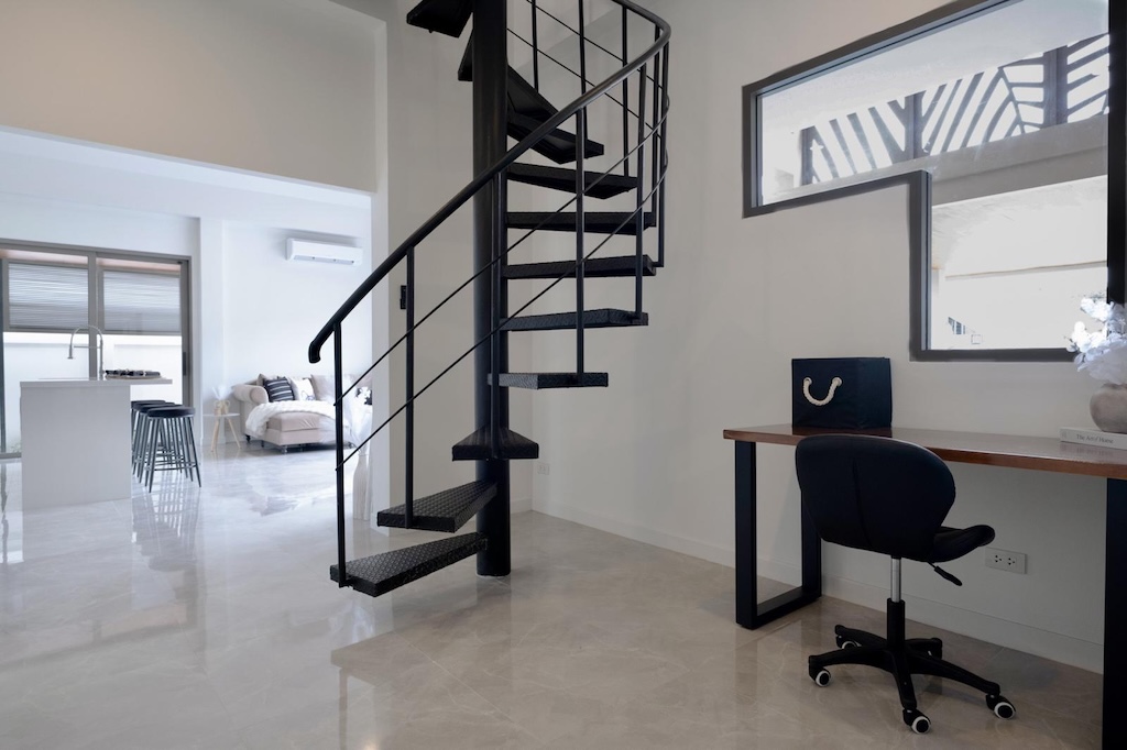 Chaweng Longterm Villa Rental Stairs