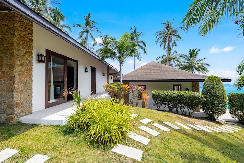 Chaweng noi bali Style Villa Walkway