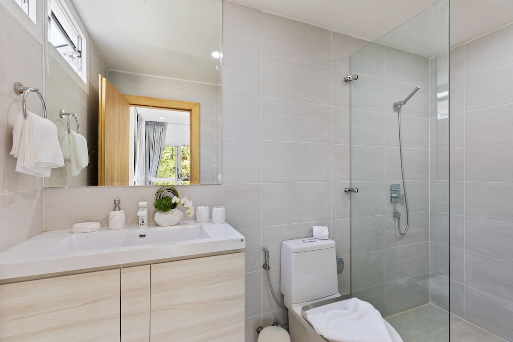 Chaweng Noi ocean View Property For sale Bathroom
