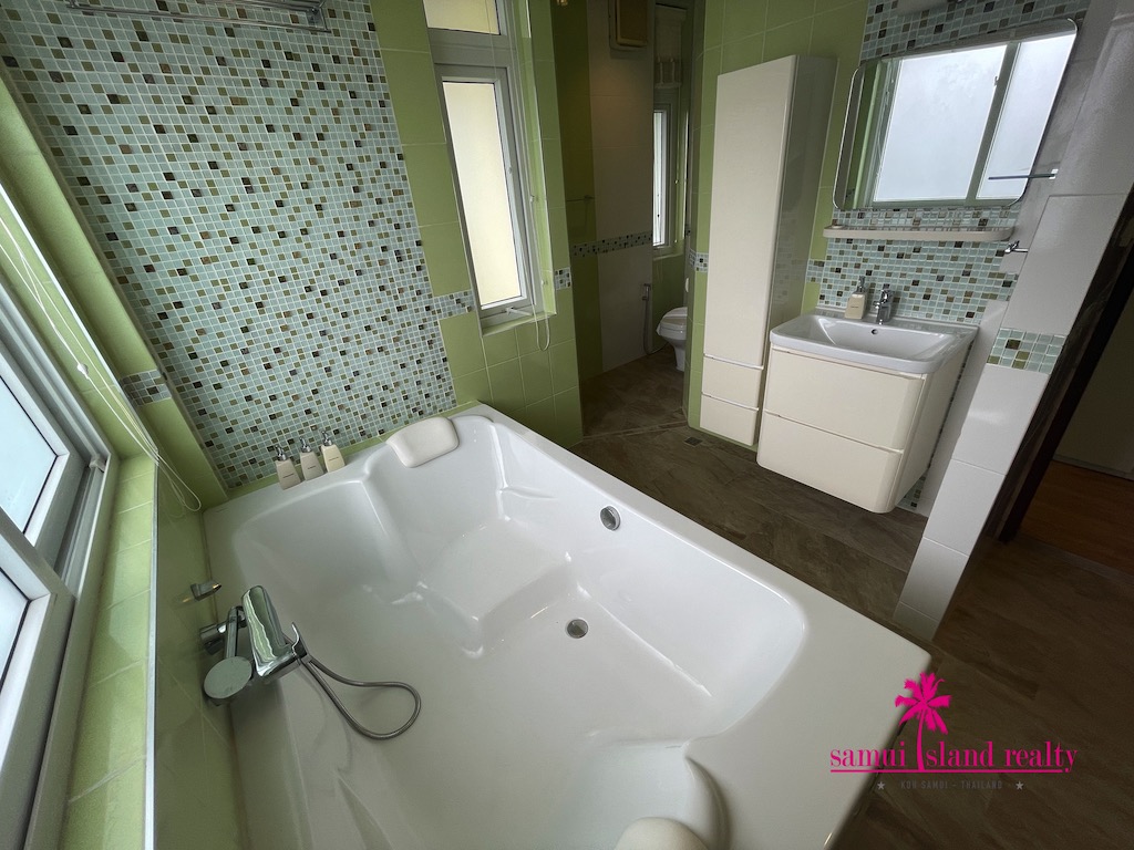 Bathtub