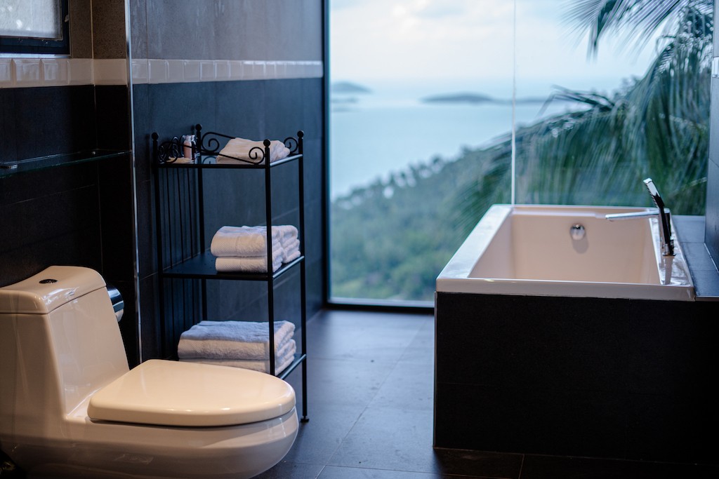 Chaweng noi Property For Sale Bathtub