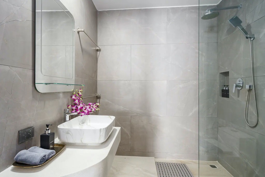 Chaweng Noi Property Bathroom