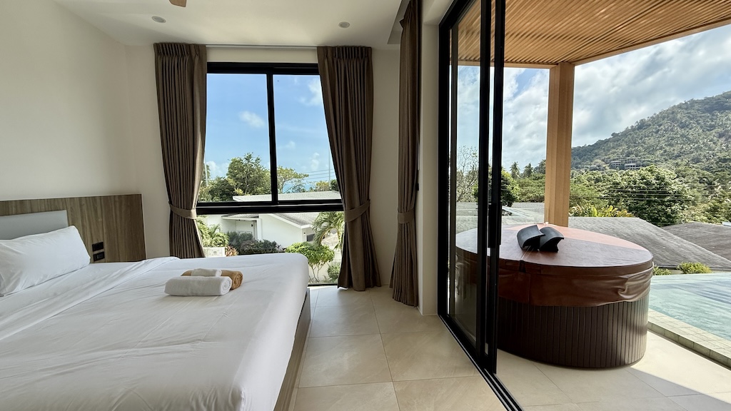 Chaweng Noi Three Bedroom Property Master