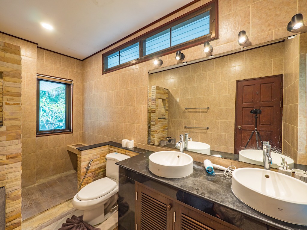 Chaweng Villa Koh Samui Bathroom