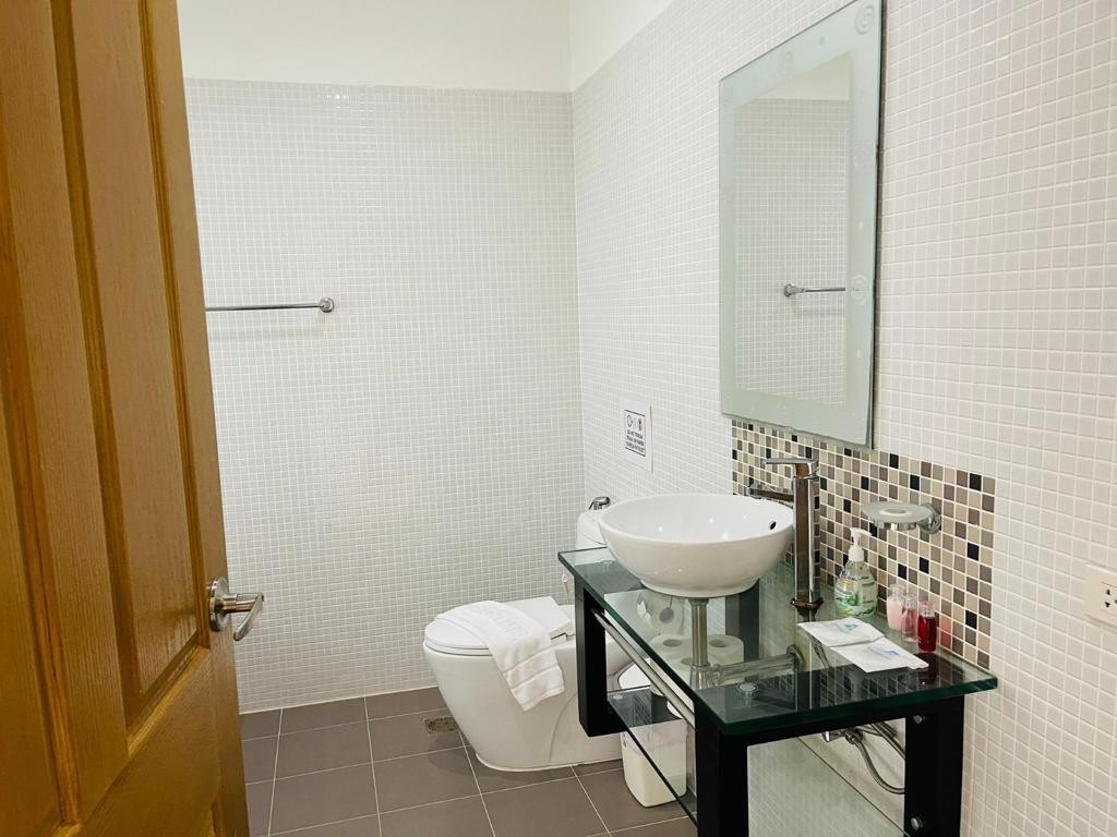 Choeng Mon Gardens Property Bathroom