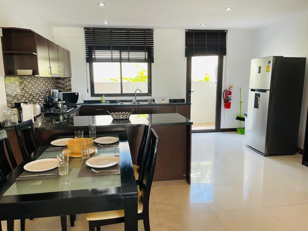 Choeng Mon Gardens Property Dining