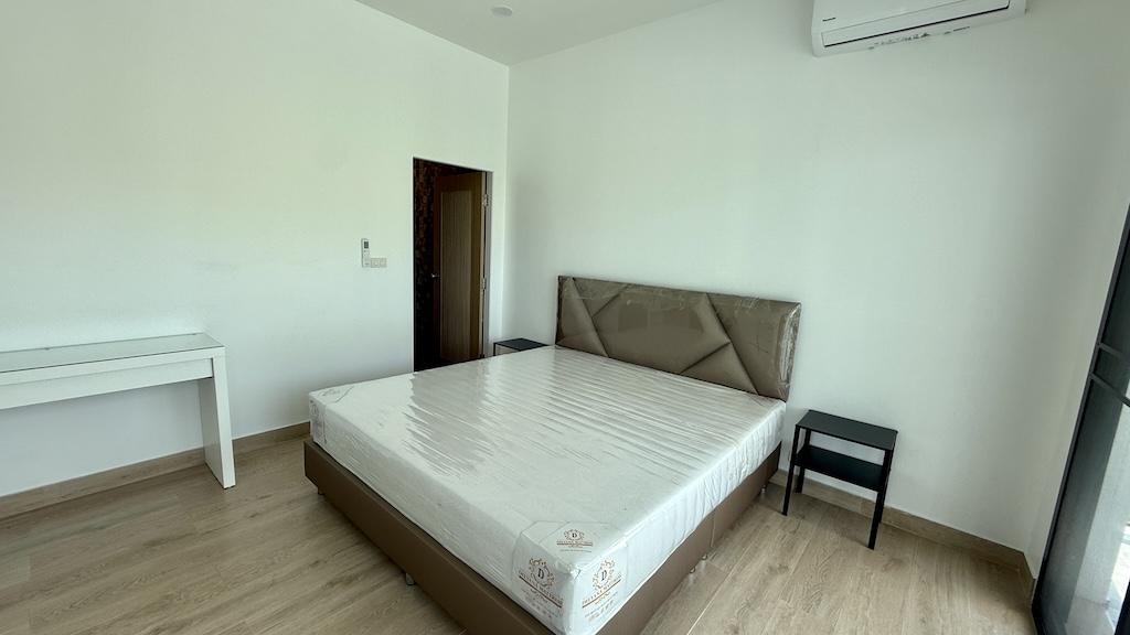 Choeng Mon Pool Bedroom