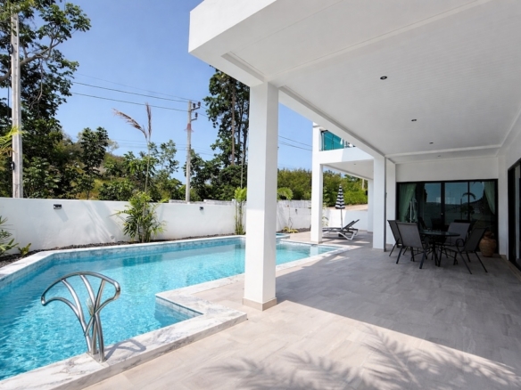Choeng Mon Pool Villa Terrace