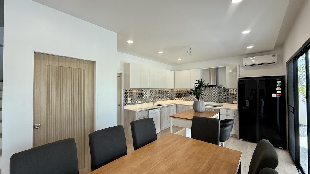 Choeng Mon Pool Villa Dining
