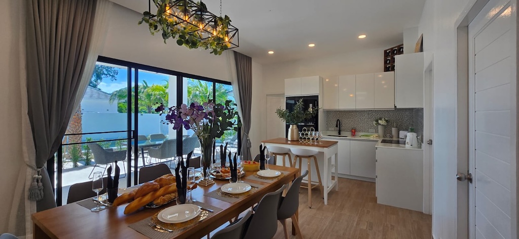 D2 Residence Villa Dining