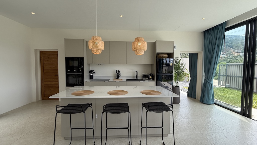 Exquisite Koh Samui Pool Villa Breakfast bar