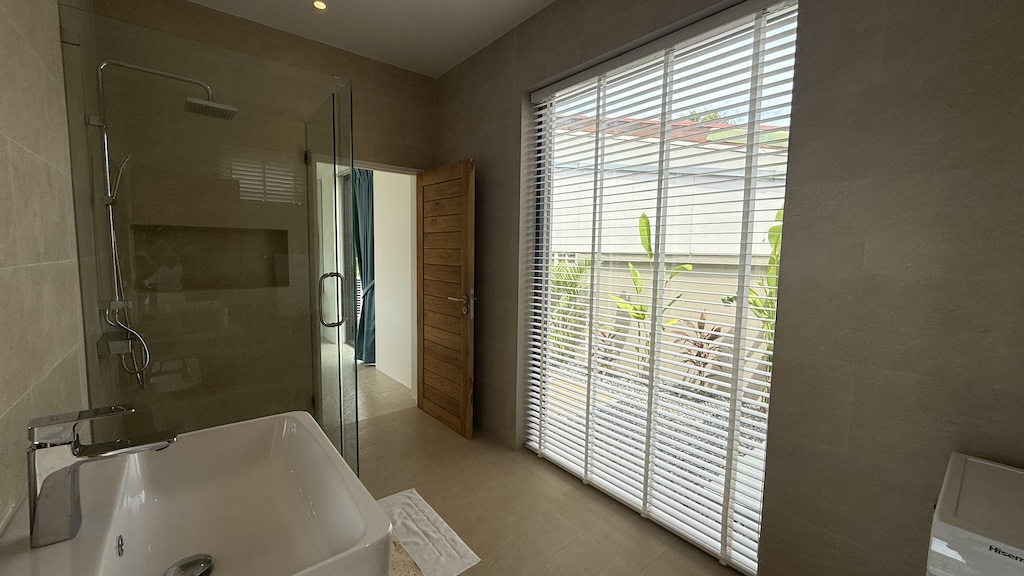 Exquisite Koh Samui Pool Villa Bathroom
