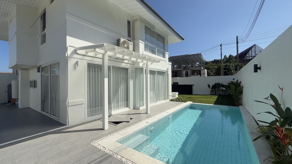 House For Sale In Maenam Koh Samui Pool