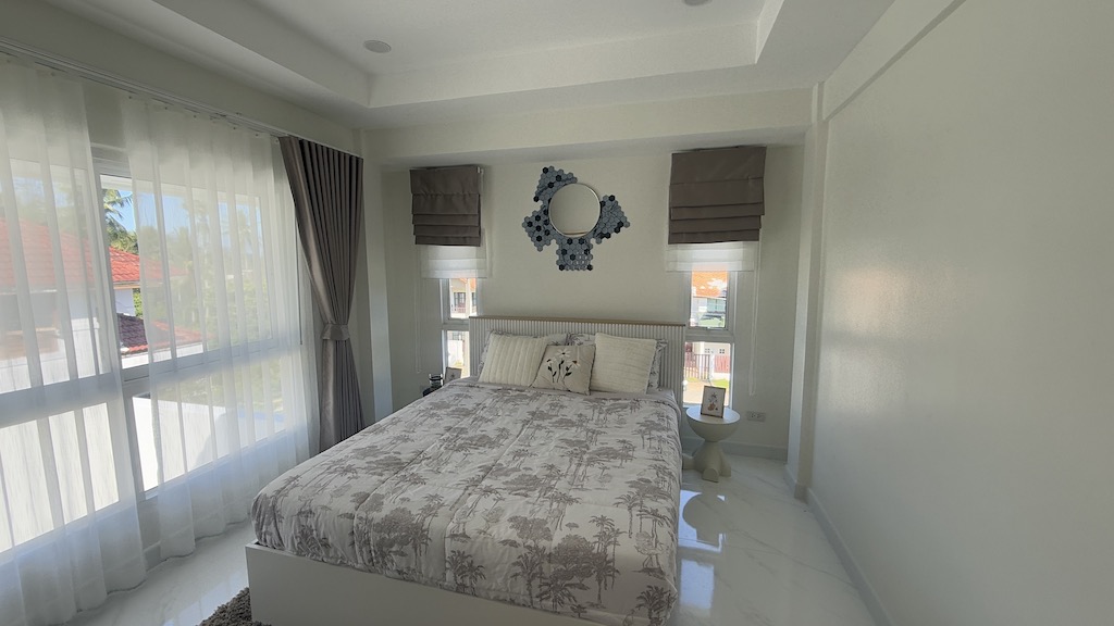 House For Sale In Maenam Koh Samui Bedroom