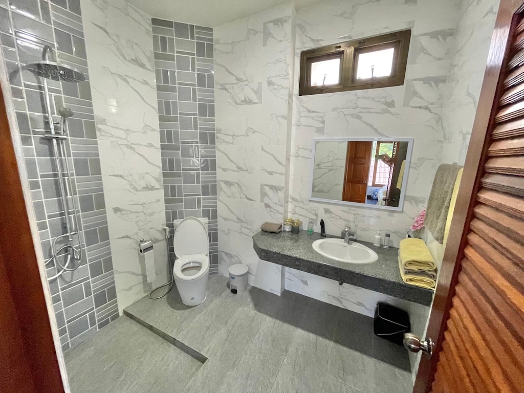 House For Sale In Tongkrut Koh Samui Bathroom
