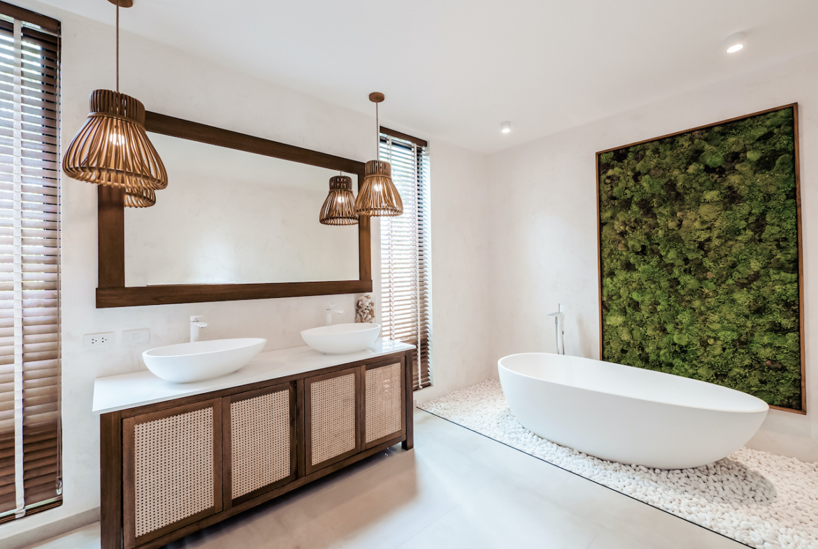 Istani Villas Bathroom Bathtub