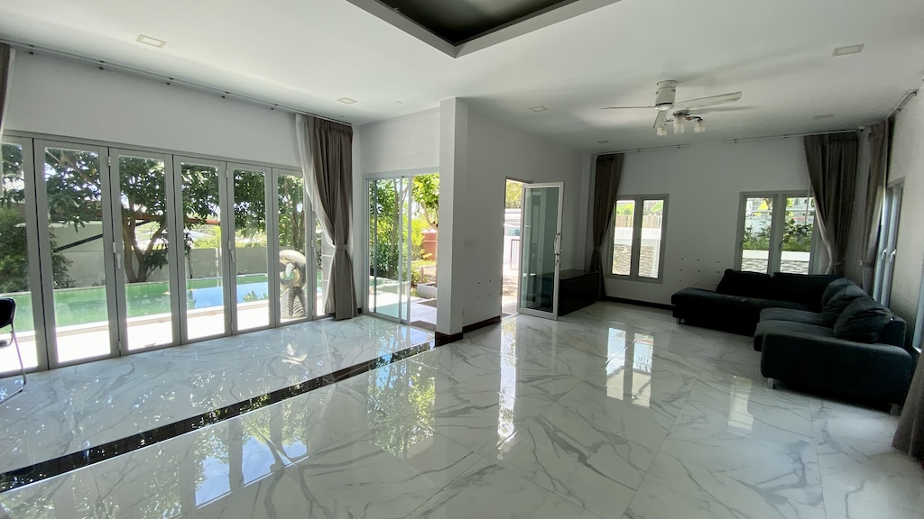 Ko Samui Bang Rak Property Living Area