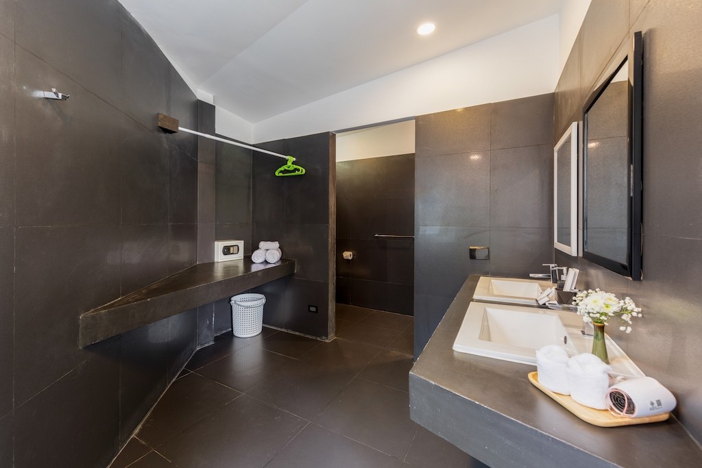 Ko Samui Chaweng Noi Property Bathroom