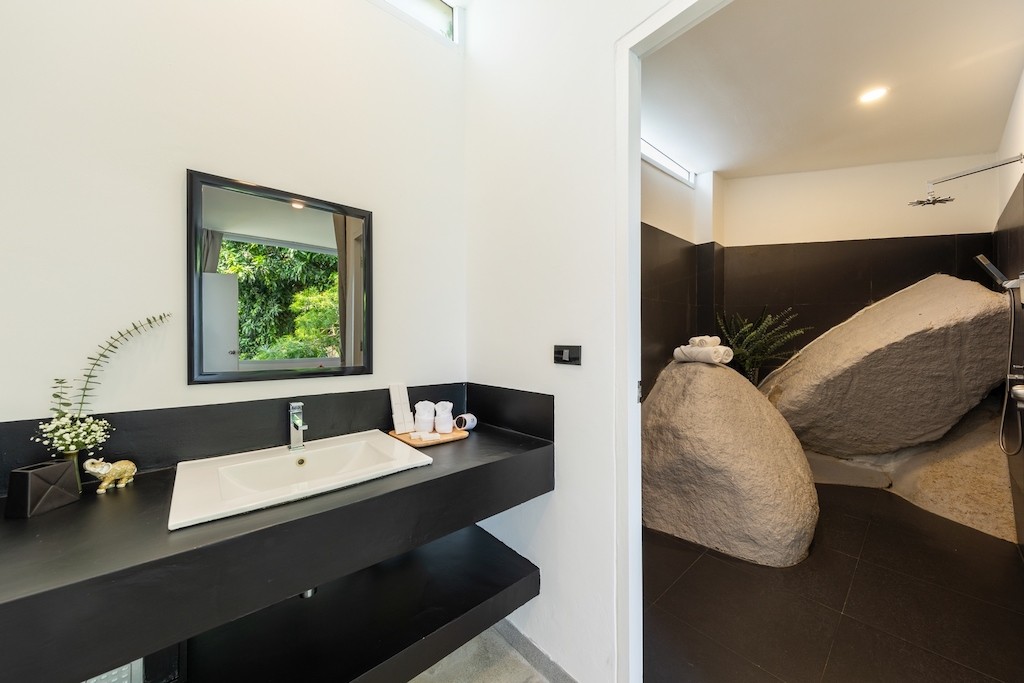Ko Samui Chaweng Noi Property Bathroom