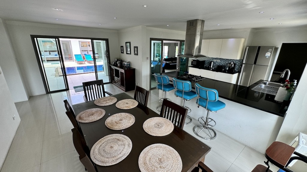 Ko Samui Chaweng Property Dining Table