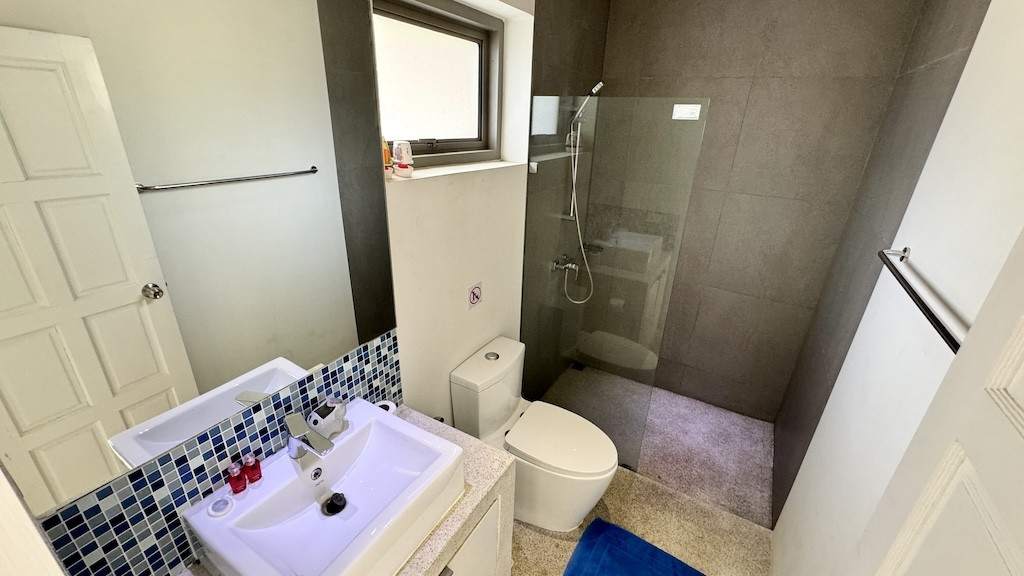 Ko Samui Chaweng Property Bedroom Bathroom