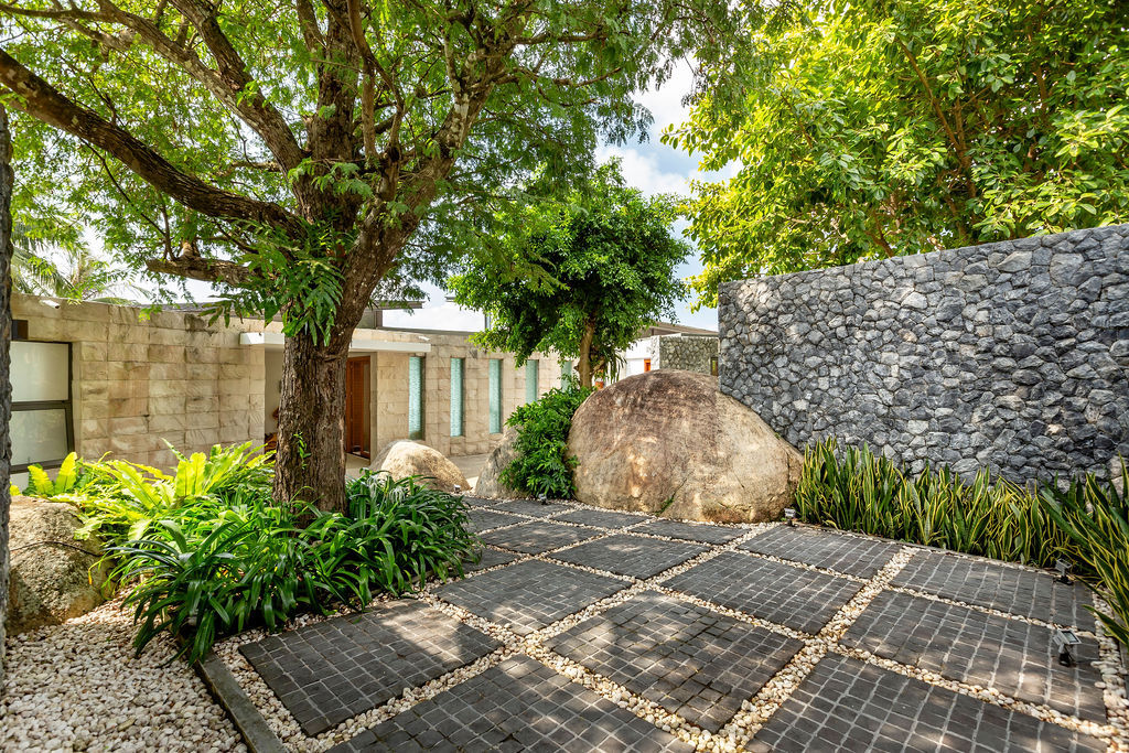 Ko Samui Luxury Villa Courtyard