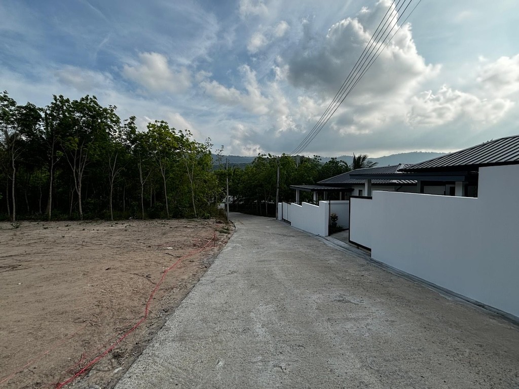 Ko Samui Maenam Land Road
