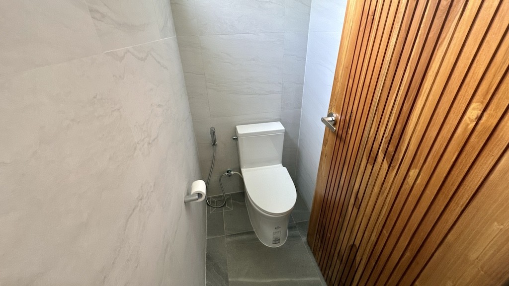 Ko Samui Maenam Property Toilet