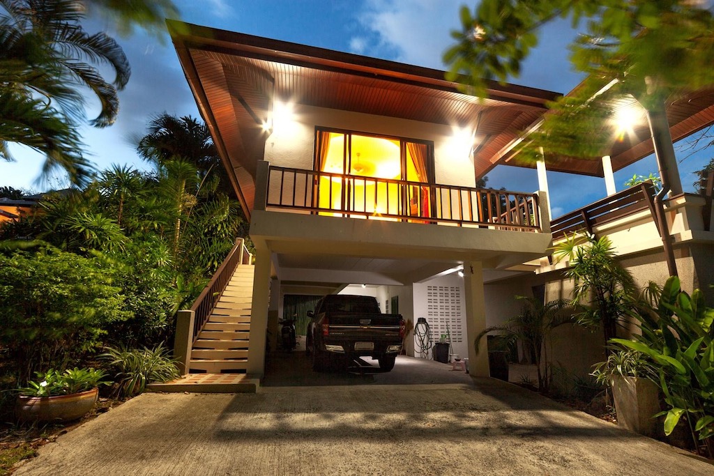 Villa Parking
