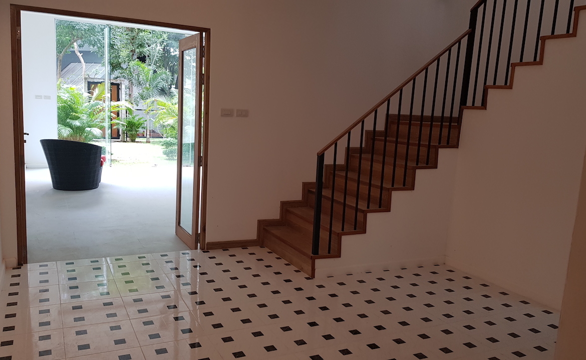 Ko Samui Townhouse Landing Hallway
