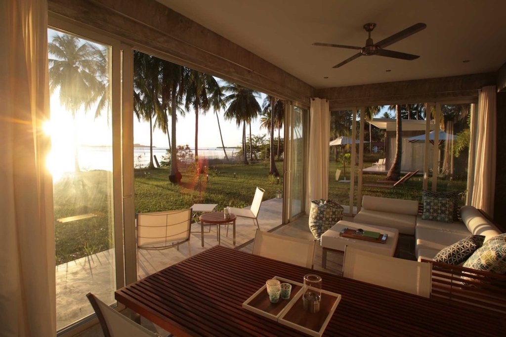 Ko Taen Beachfront Villa Dining Table