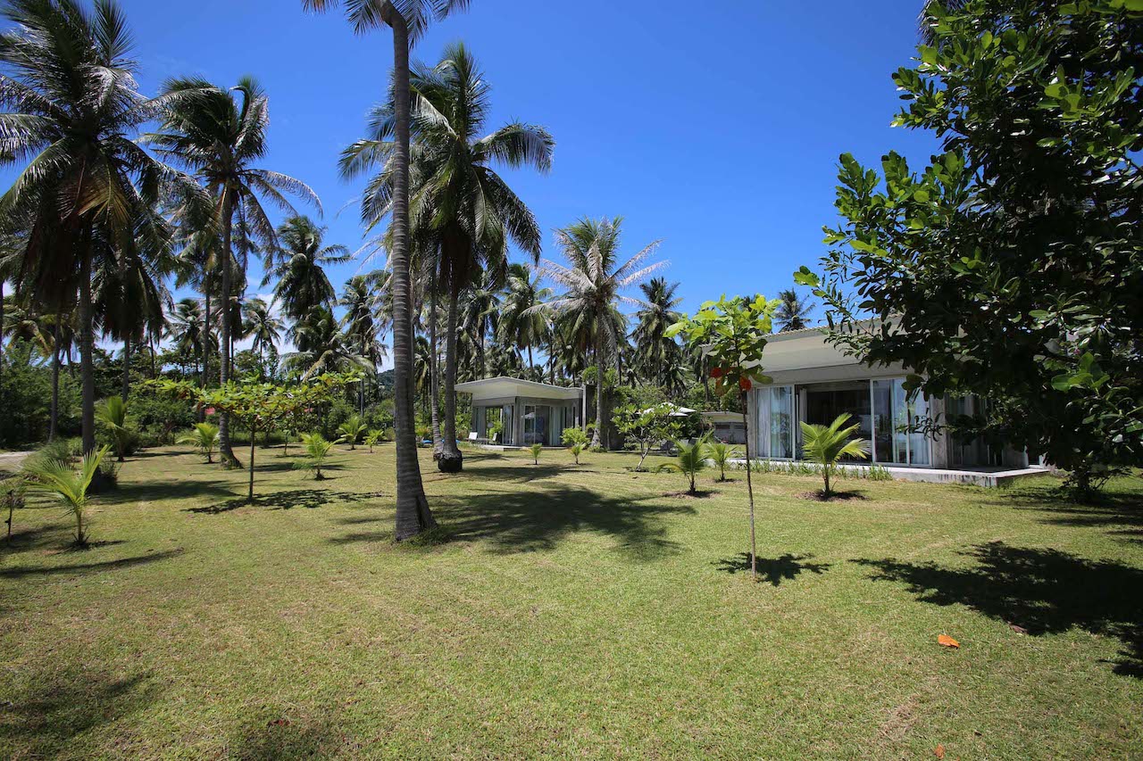 Ko Taen Beachfront Villa Ko Taen Beachfront Villa Front Garden