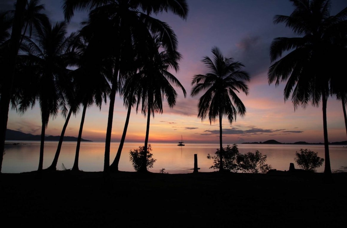 Ko Taen Beachfront Villa Sunrise View