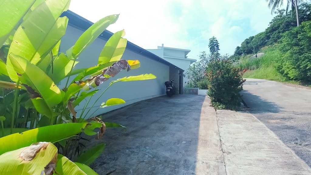 Koh Samui 3 Bedroom Sea View Property Parking