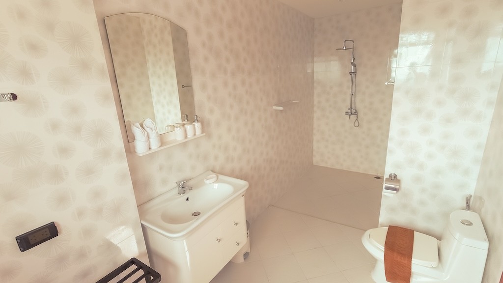 Koh Samui 3 Bedroom Sea View Property Bathroom