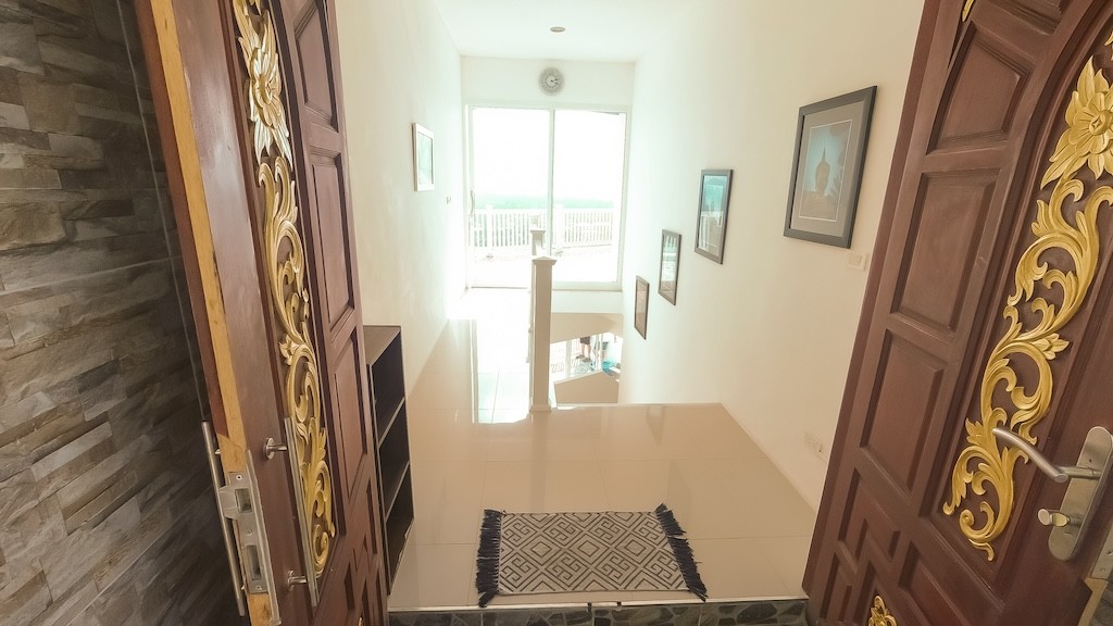 Koh Samui 3 Bedroom Sea View Property Entrance