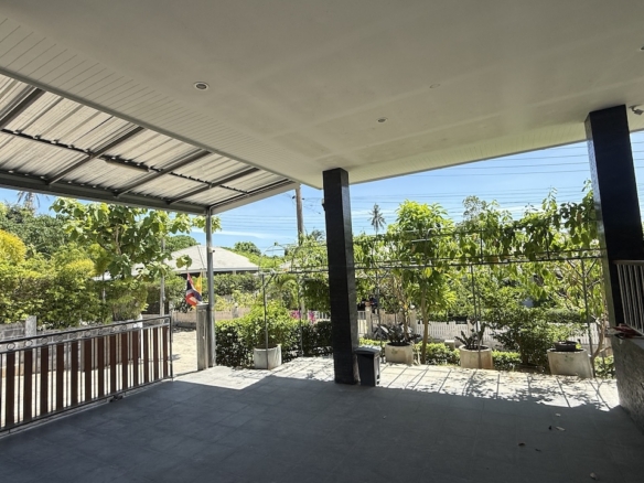 Koh Samui 3 Bedroom House Car Park