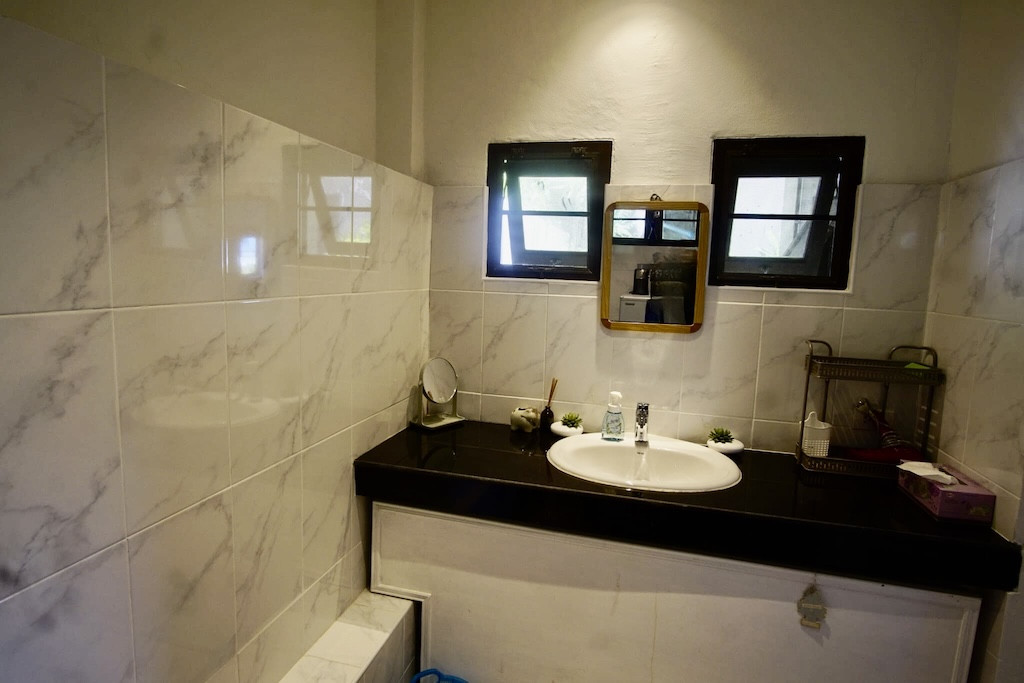 Koh Samui 4-Bedroom Sea View Villa Bathroom