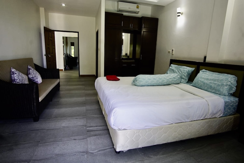 Koh Samui 4-Bedroom Sea View Villa Guest Bedroom