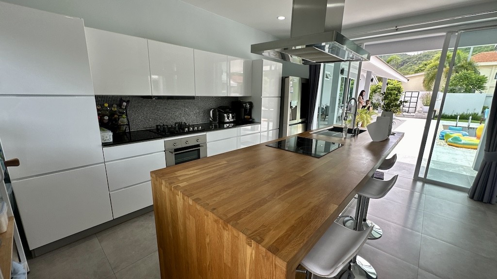 Koh Samui 4 Bedroom Villa Breakfast Bar