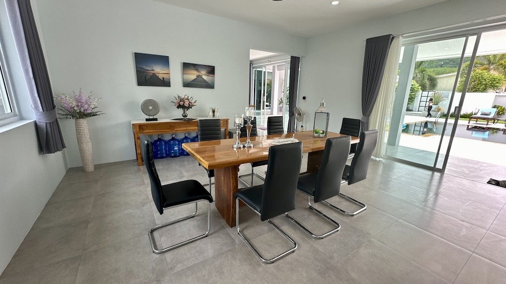 Koh Samui 4-Bedroom Villa Dining