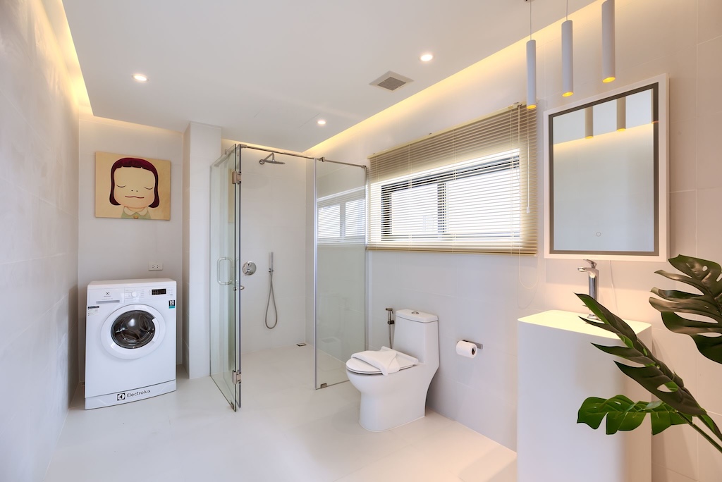 Koh Samui 5 Bedroom property For Sale Guest Bathroom