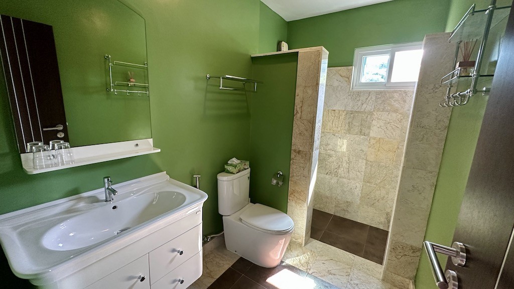 Koh Samui Apartment Building Bathroom