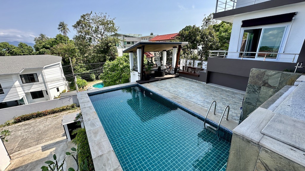 Koh Samui Apartment Building Pool