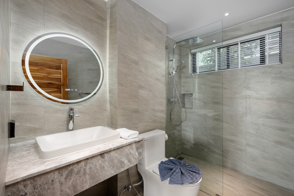Koh Samui Apartments Bathroom