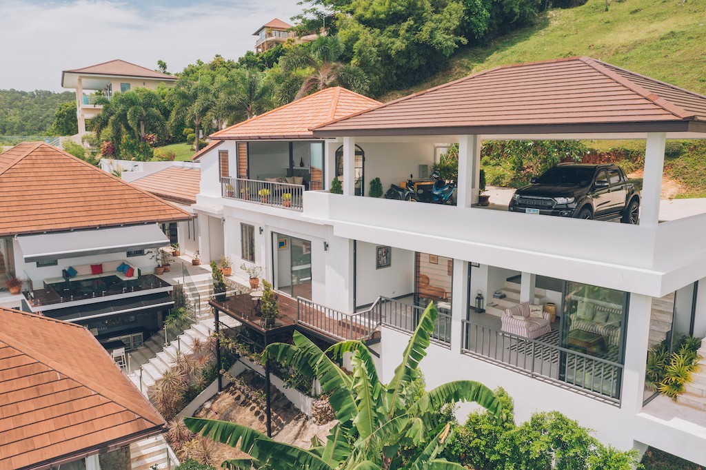 Koh Samui Bang Po Villa For Sale Parking