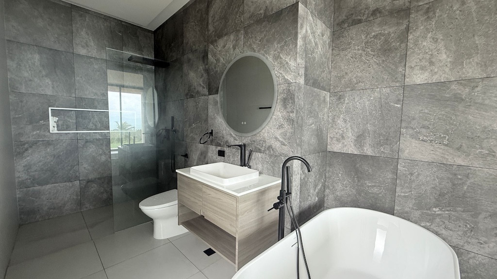 Koh Samui Bangrak Villa For Sale Bathroom