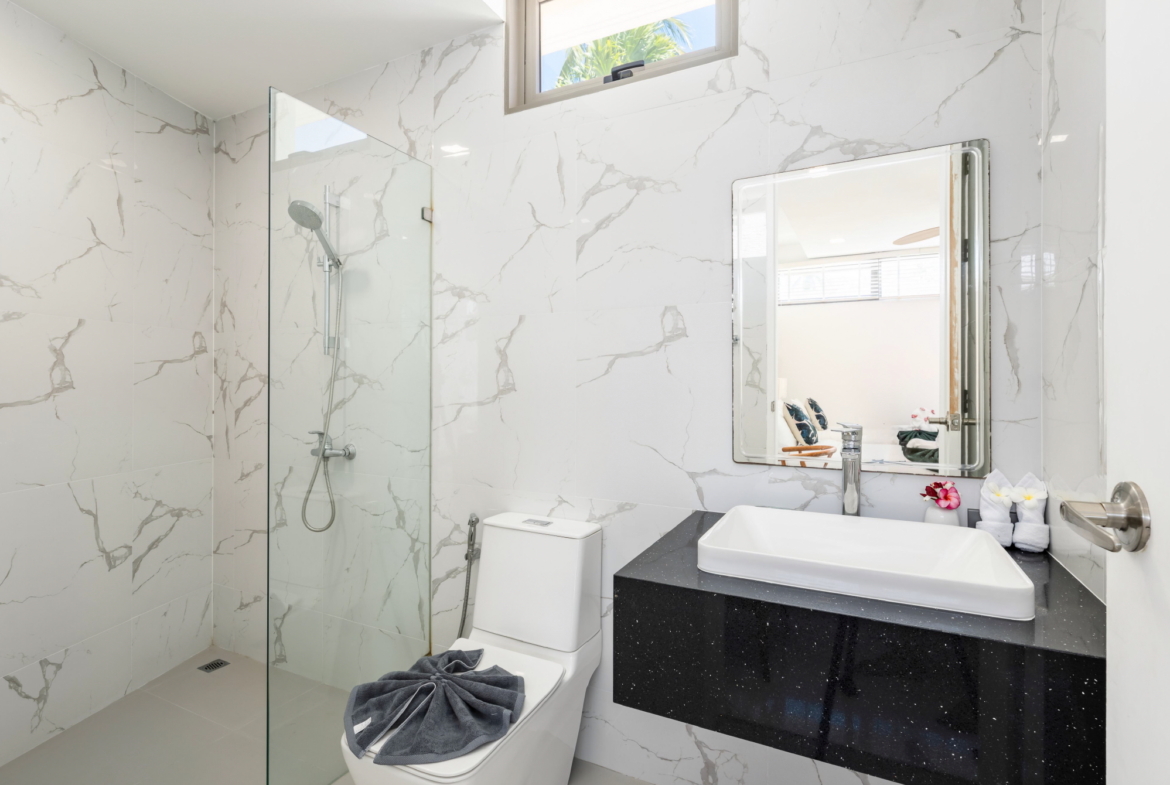 Koh Samui Beach Property Bathroom